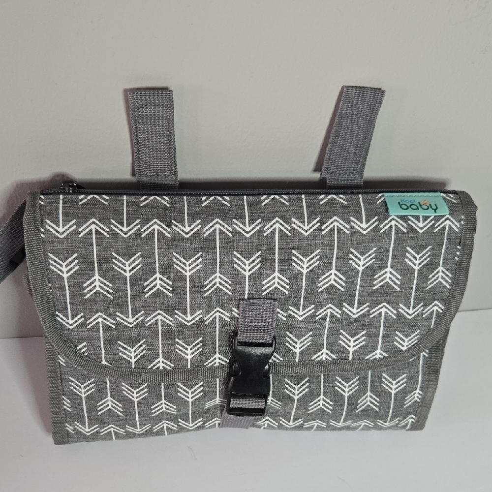Kopi NWOT Baby Portable Travel Diaper Changing Pad Gray Arrow Print Diaper Bag